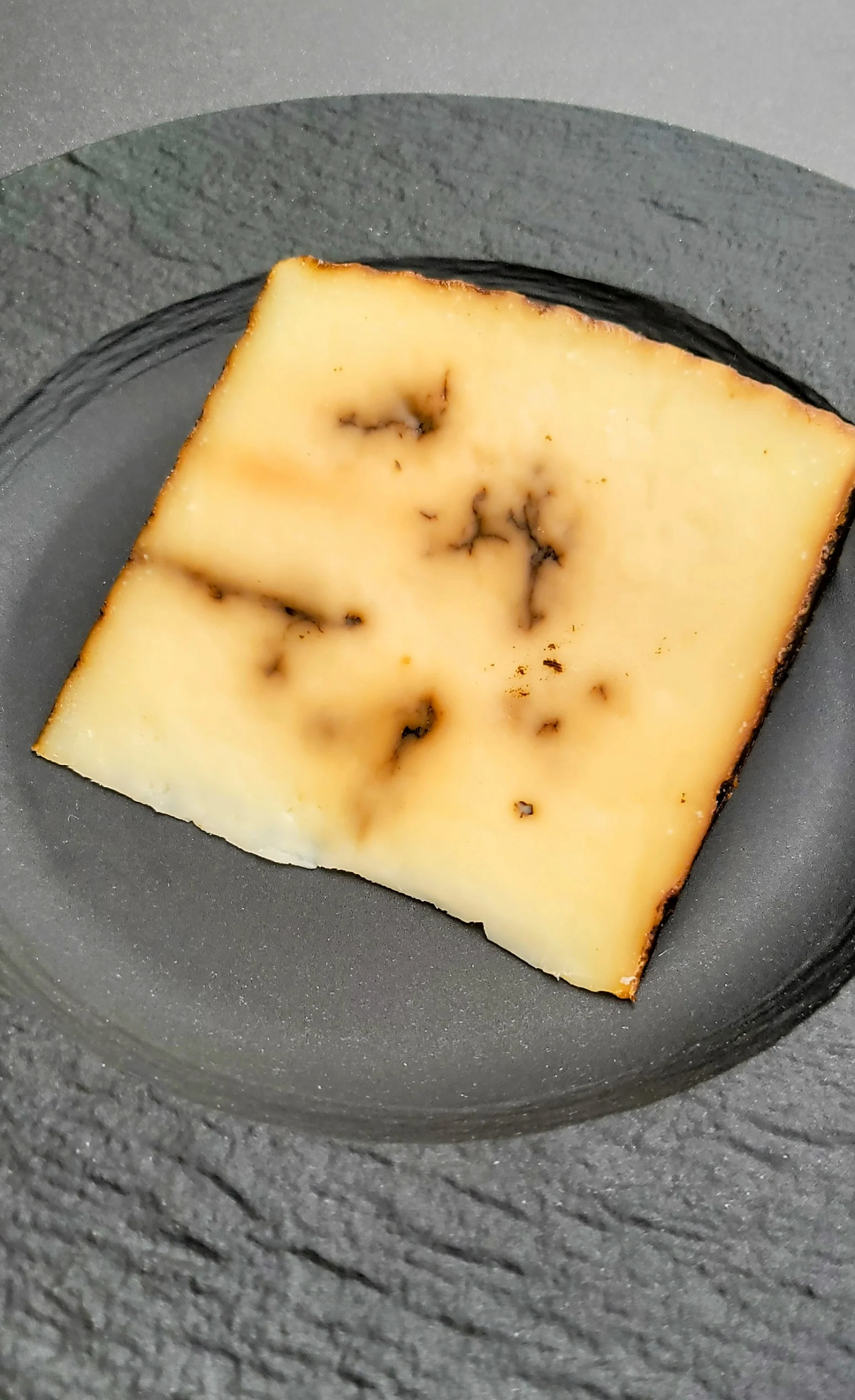 Manchego Cheese with Black Garlic - Image 2