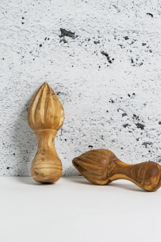 Olive Wood Lemon Press - Image 3