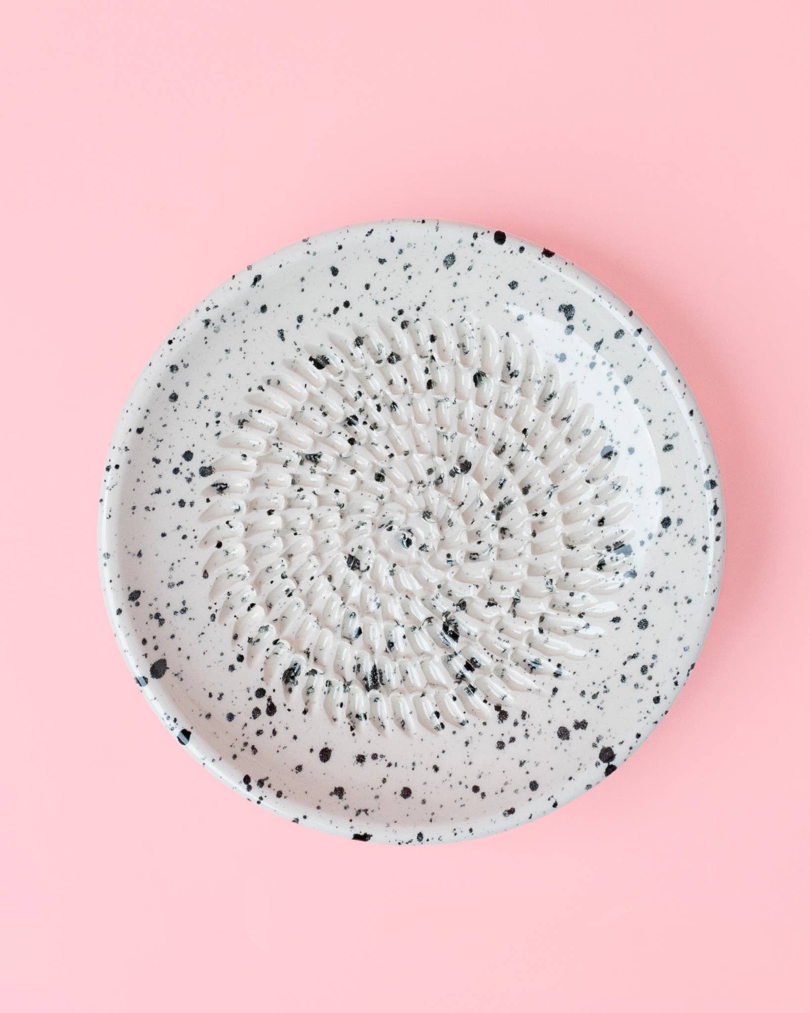 Small Ceramic Garlic Grate Plate / Granite. - Image 2